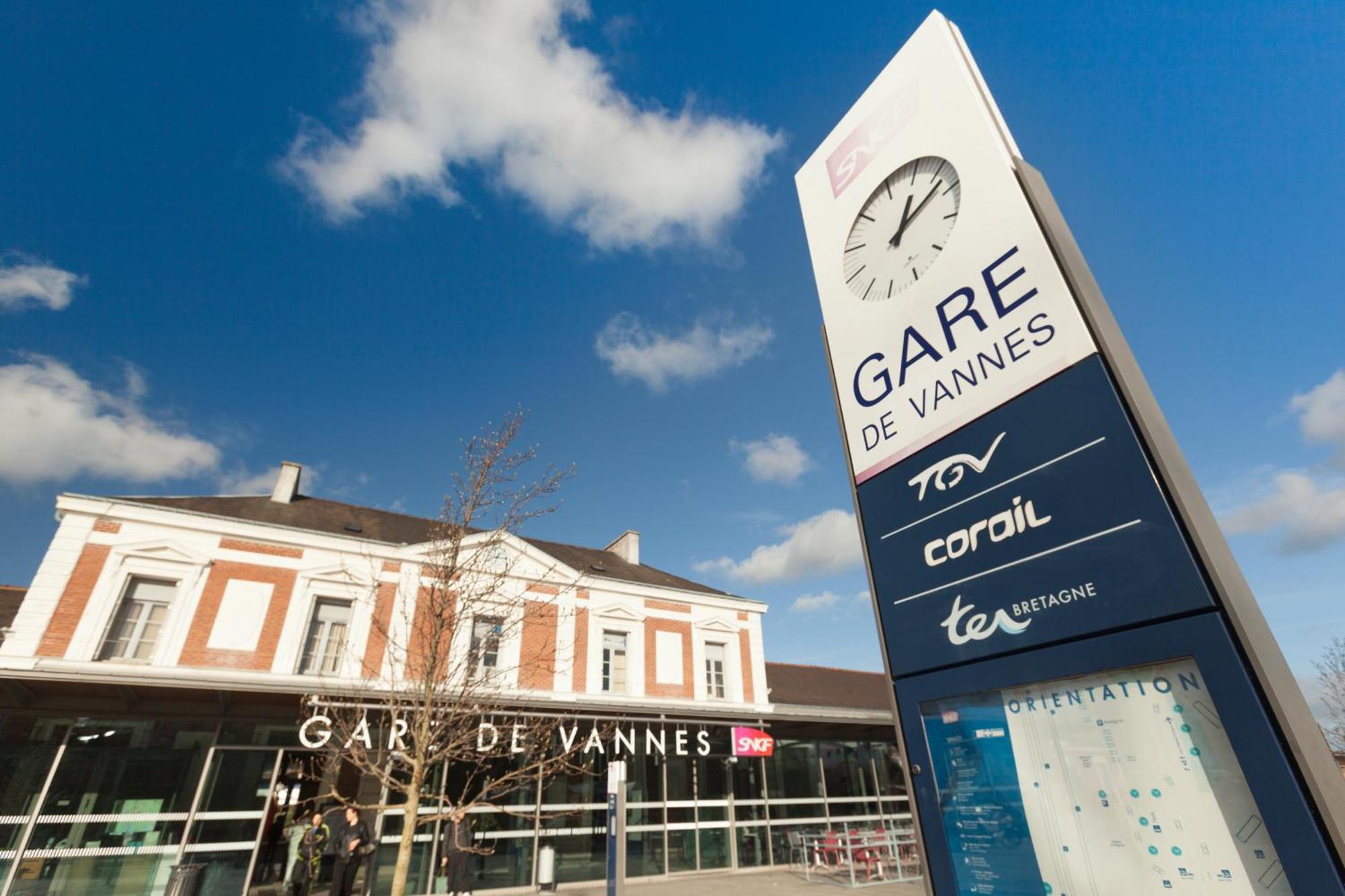 Ibis Styles Vannes Gare Centre Eksteriør bilde